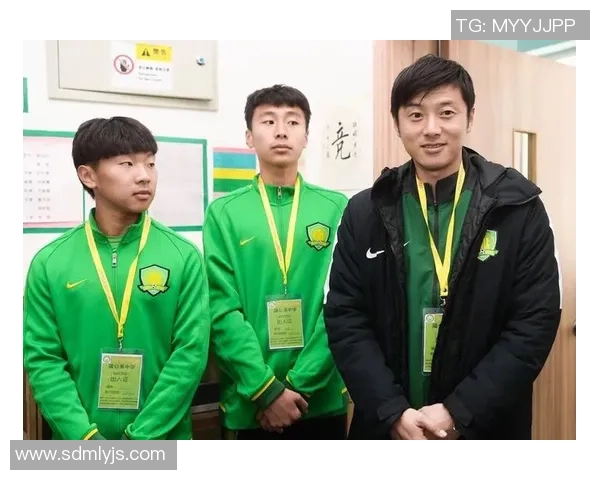 深圳足球队的反击革新之路：重塑战术与团队精神的全新篇章